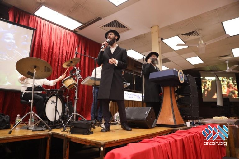 Yud Beis Tammuz Rally in 770