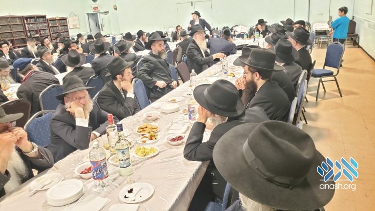 Montreal Crowd Celebrates Chag Hageulah