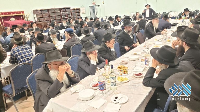 Montreal Crowd Celebrates Chag Hageulah