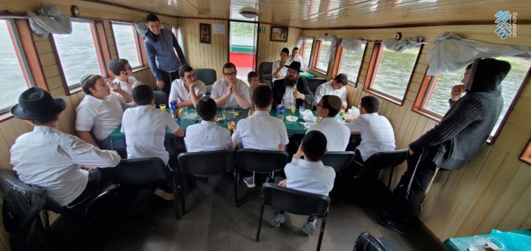 Tzfas Yeshiva Visits Kevorim of the Rabbeim
