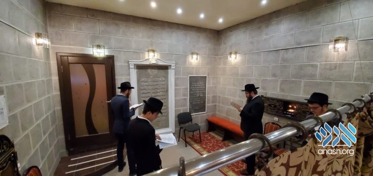 Tzfas Yeshiva Visits Kevorim of the Rabbeim