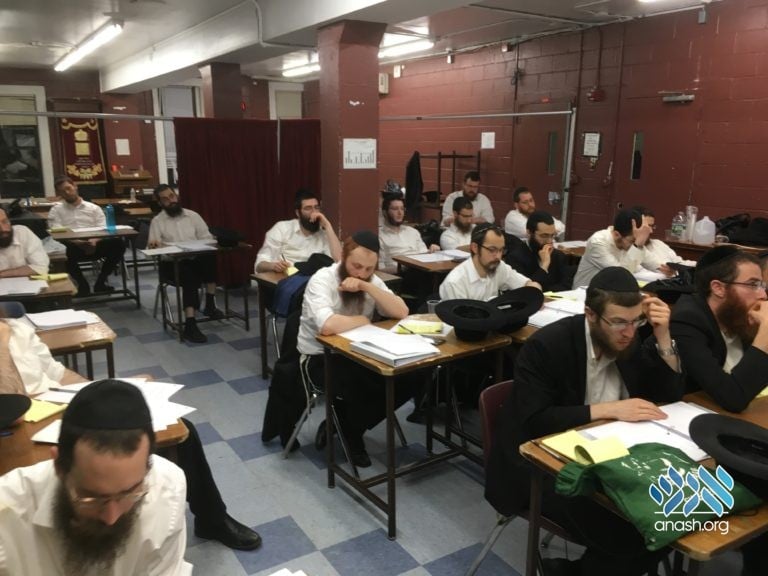Summer Mechanchim Course Underway
