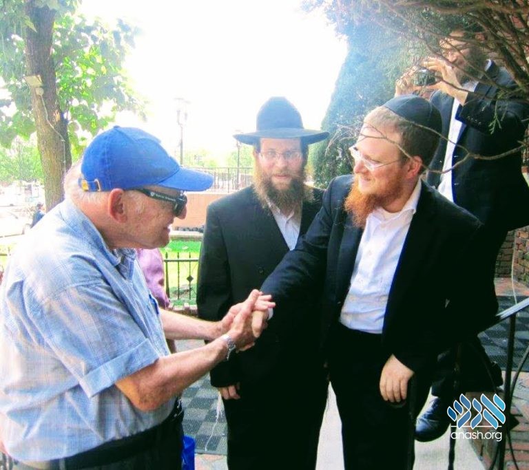 YU Teacher and Historian Visits 770