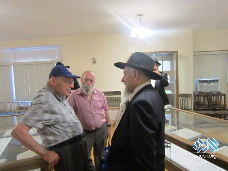 YU Teacher and Historian Visits 770