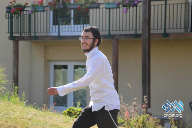 A Day in the European Yeshivas Kayitz
