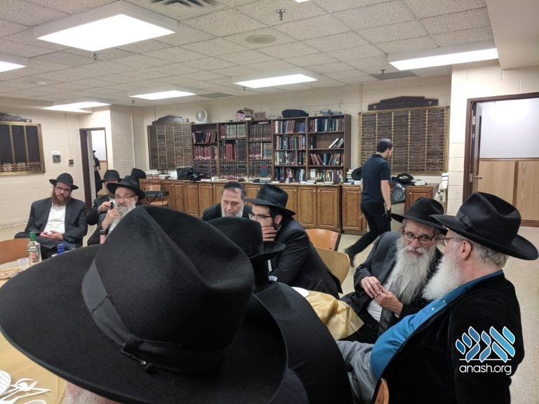 Chabad Gate Community Marks Yud Bais Tammuz