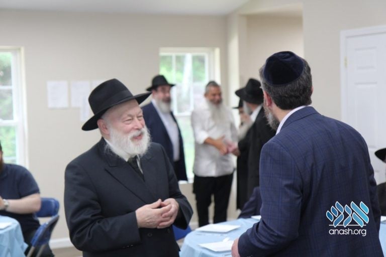 A New Staff Zal For Gan Yisroel