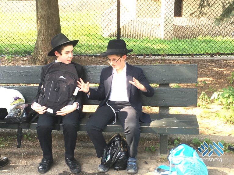 Tzeirei Hatmimim Hosts Rosh Yeshiva