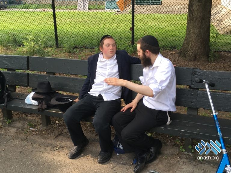 Tzeirei Hatmimim Hosts Rosh Yeshiva
