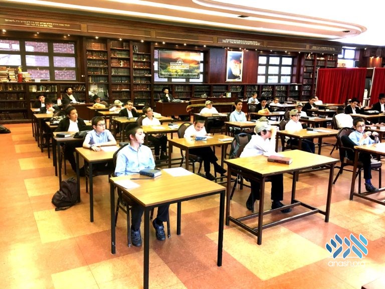 Tzeirei Hatmimim Hosts Rosh Yeshiva