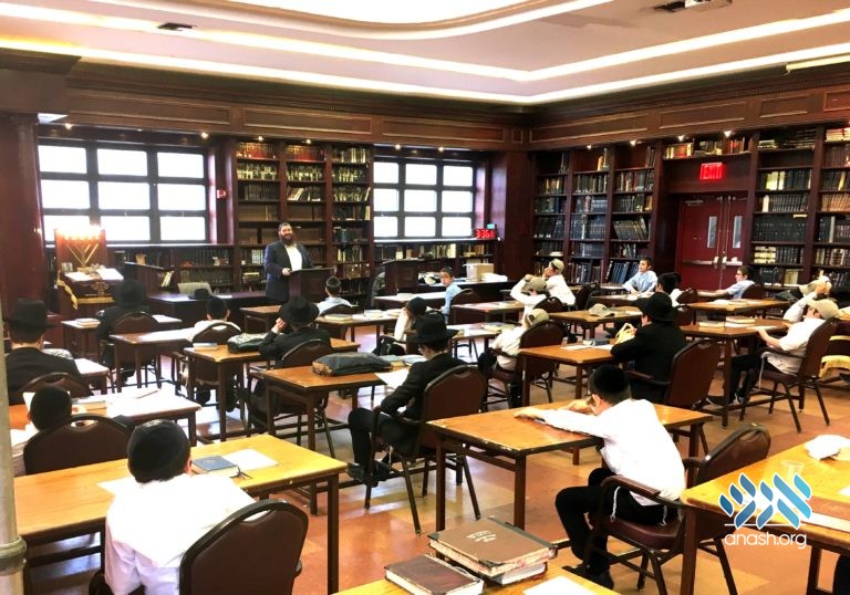 Tzeirei Hatmimim Hosts Rosh Yeshiva