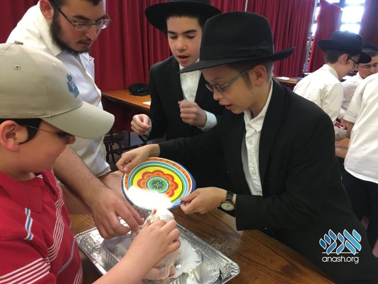 Tzeirei Hatmimim Hosts Rosh Yeshiva