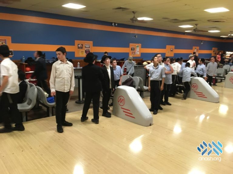 Tzeirei Hatmimim Hosts Rosh Yeshiva