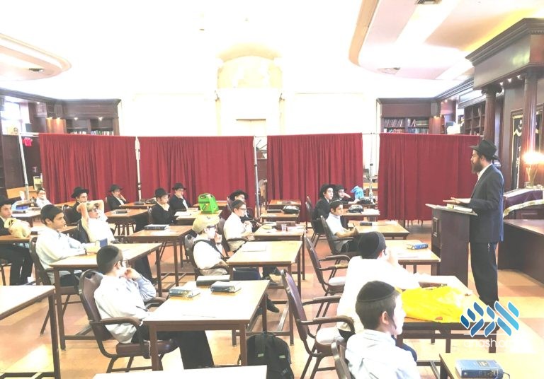 Tzeirei Hatmimim Hosts Rosh Yeshiva
