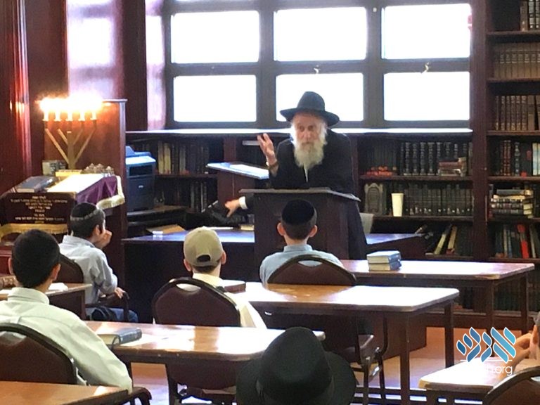 Tzeirei Hatmimim Hosts Rosh Yeshiva