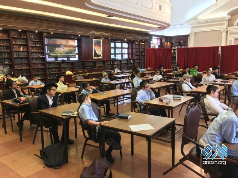 Tzeirei Hatmimim Hosts Rosh Yeshiva
