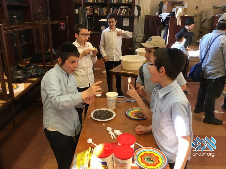 Tzeirei Hatmimim Hosts Rosh Yeshiva