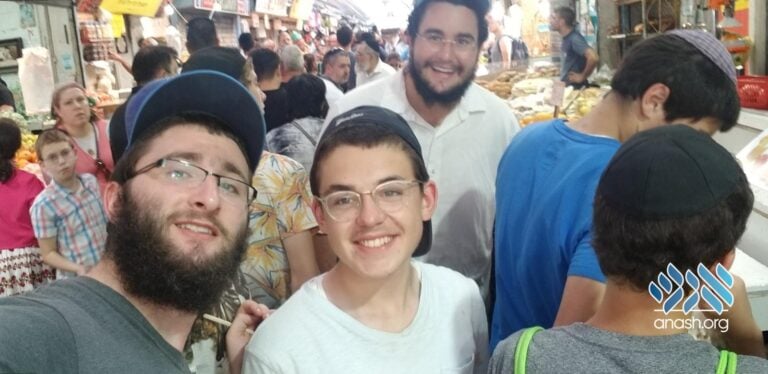Hatamim Shmuel Karnovsky A"H, attended the summer program last year.