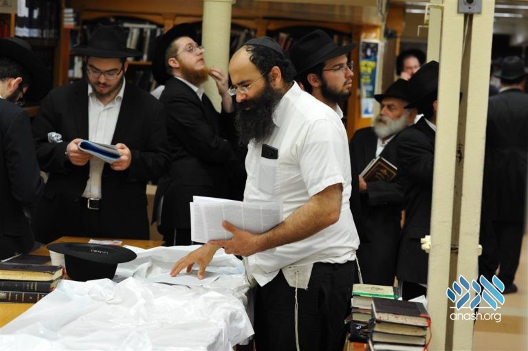 770 Celebrates the Chag Hageula