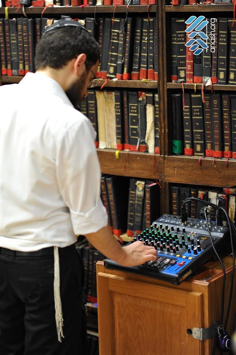 770 Celebrates the Chag Hageula