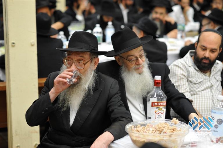 770 Celebrates the Chag Hageula