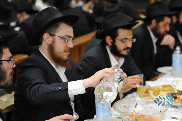 770 Celebrates the Chag Hageula