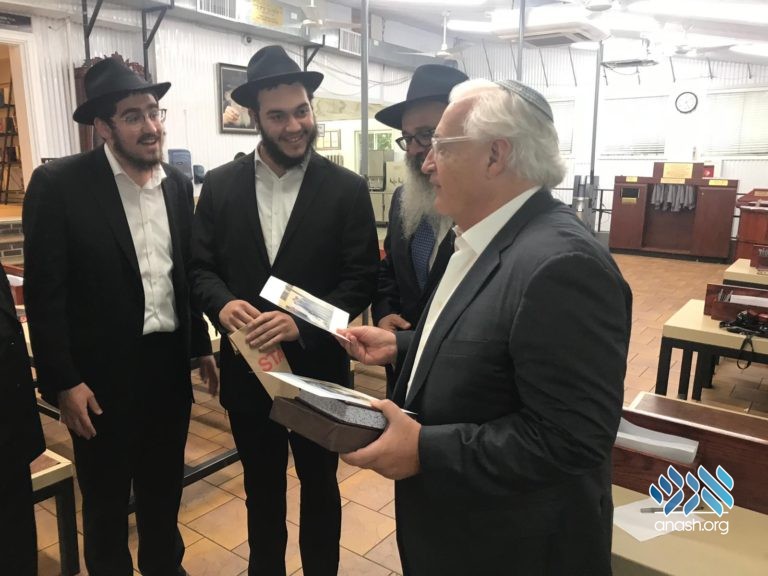 Ambassador Visits Ohel, Receives Ramat Trump Tanya
