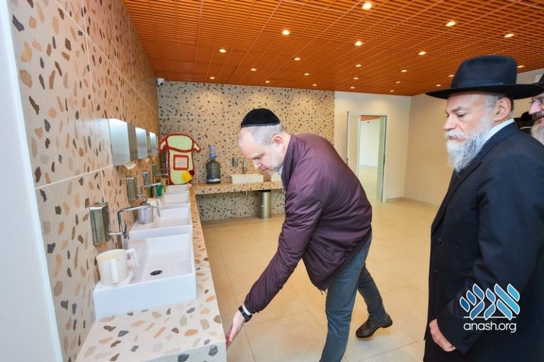 New Building Dedicated at Moscow Camp
