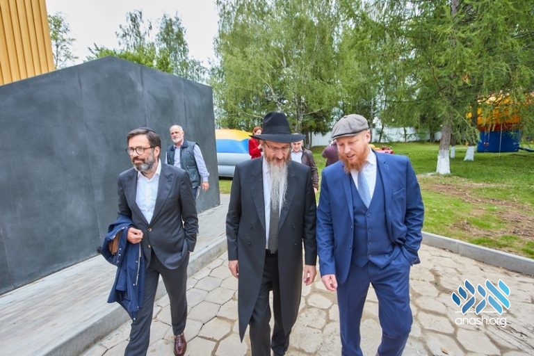 New Building Dedicated at Moscow Camp