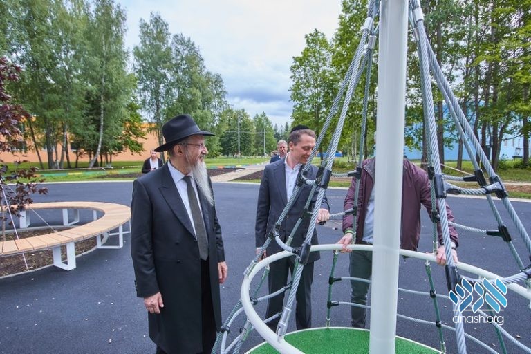 New Building Dedicated at Moscow Camp