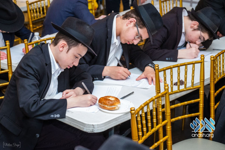 Hanachos Finalists Gather for Award Ceremony