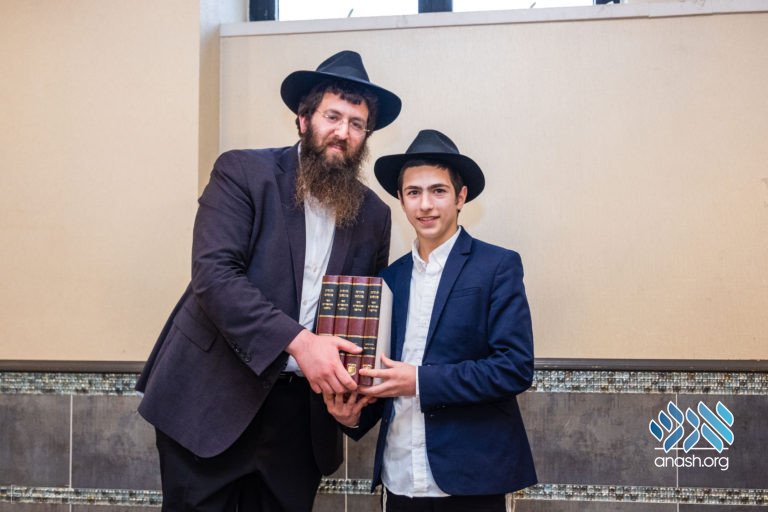 Hanachos Finalists Gather for Award Ceremony