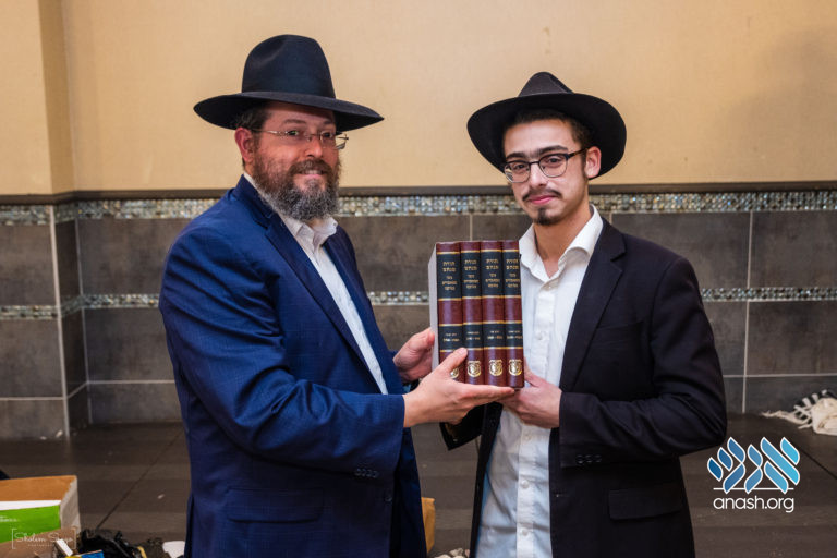 Hanachos Finalists Gather for Award Ceremony