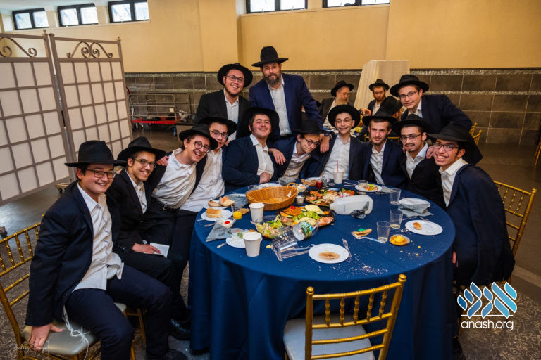 Hanachos Finalists Gather for Award Ceremony
