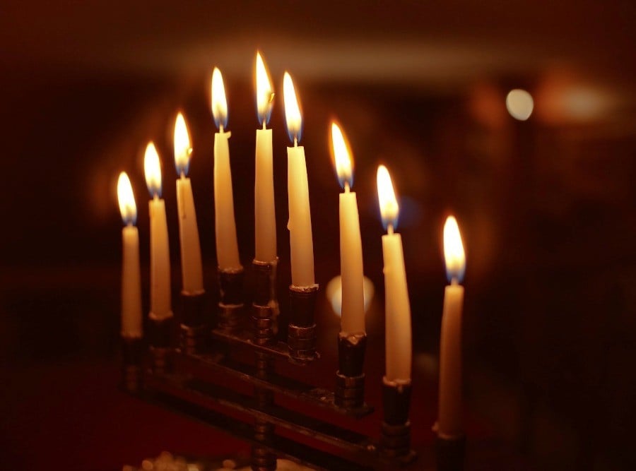 Menorah of Different Levels: Is It Really Not Kosher? - Anash.org