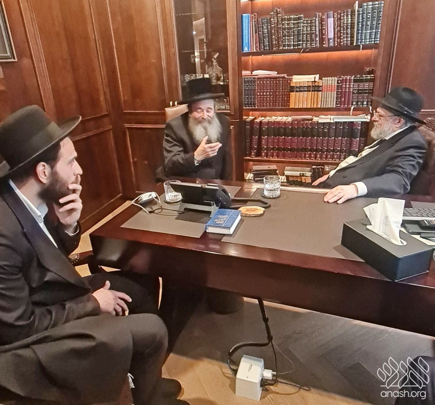 Melbourne Rabbis Bring Comfort and Support to Sydney Community