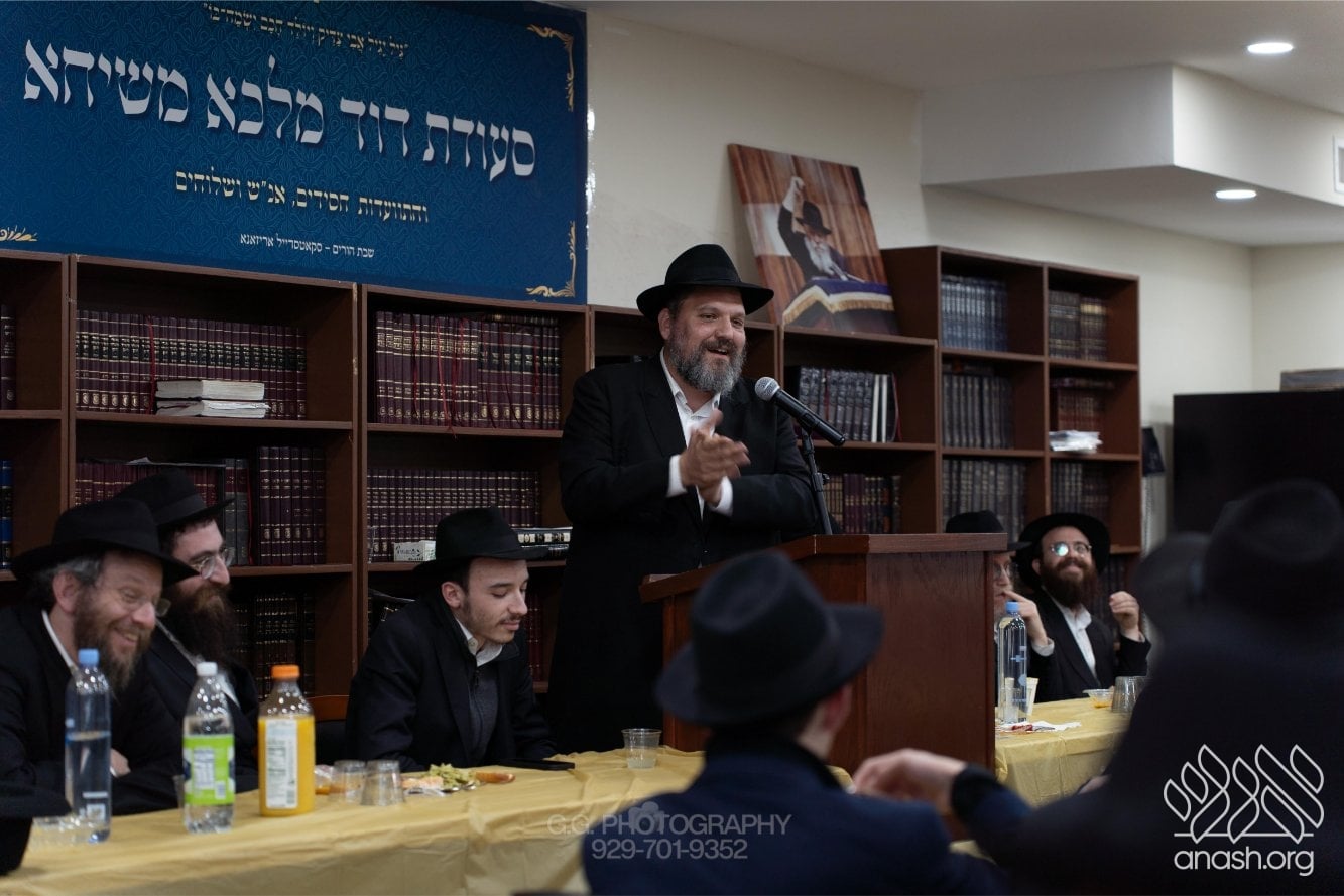 Fathers and Sons Relish the Warmth at Arizona Mesivta