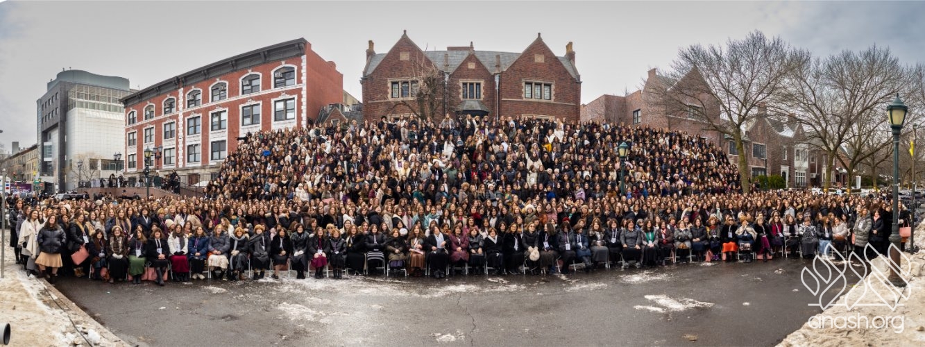 4500 Shluchos Gathered at 770 for Iconic Group Photo