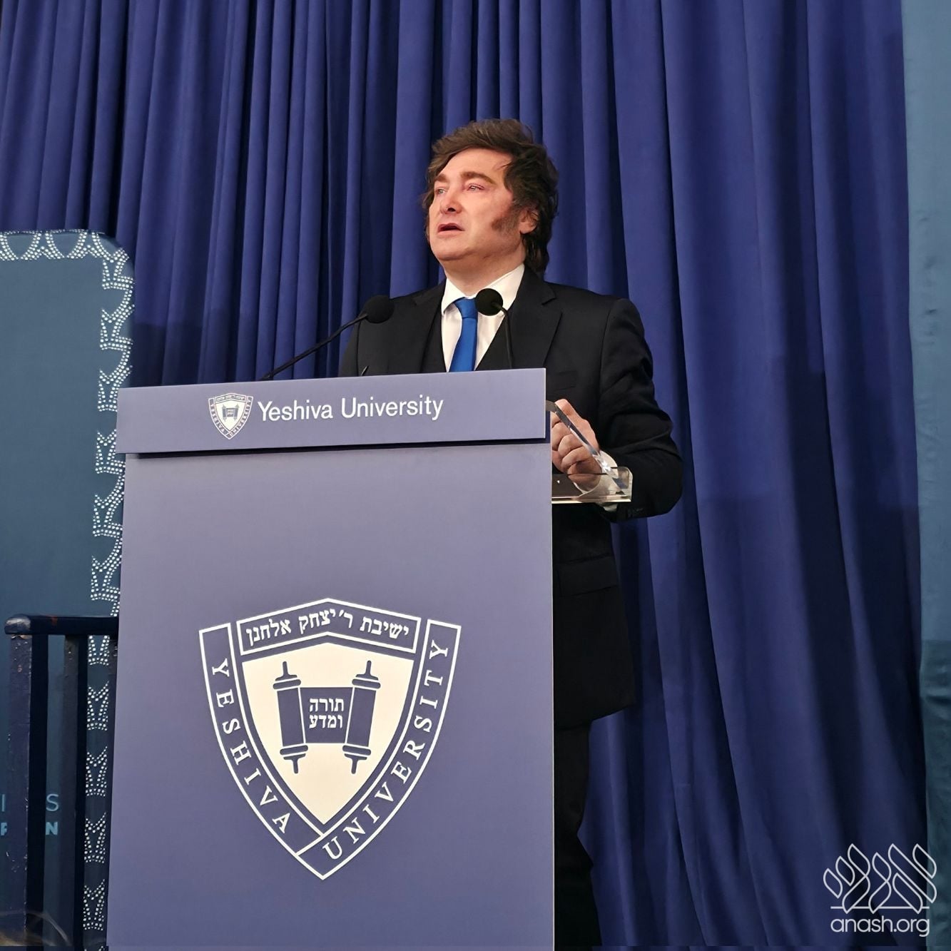 El presidente no judío de Argentina cita al Rebe en YU