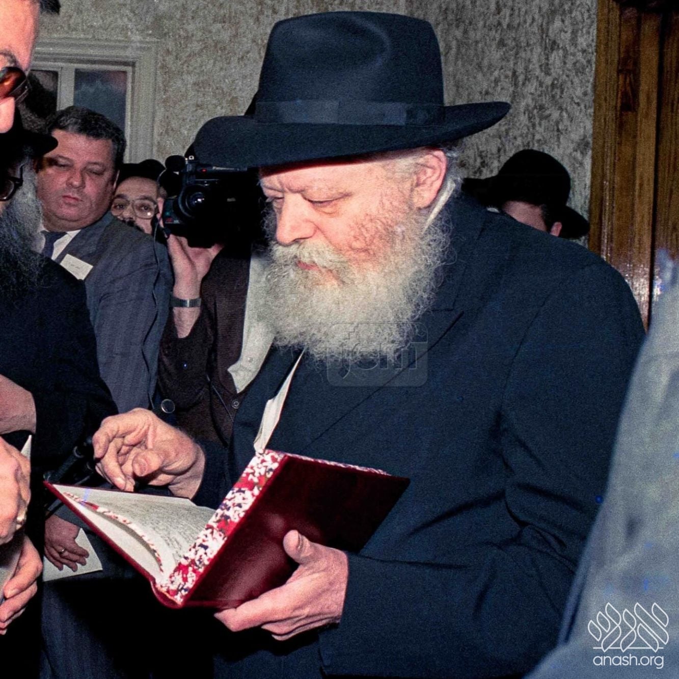 The Effective Way to Spread the Rebbe's Torah | Anash.org
