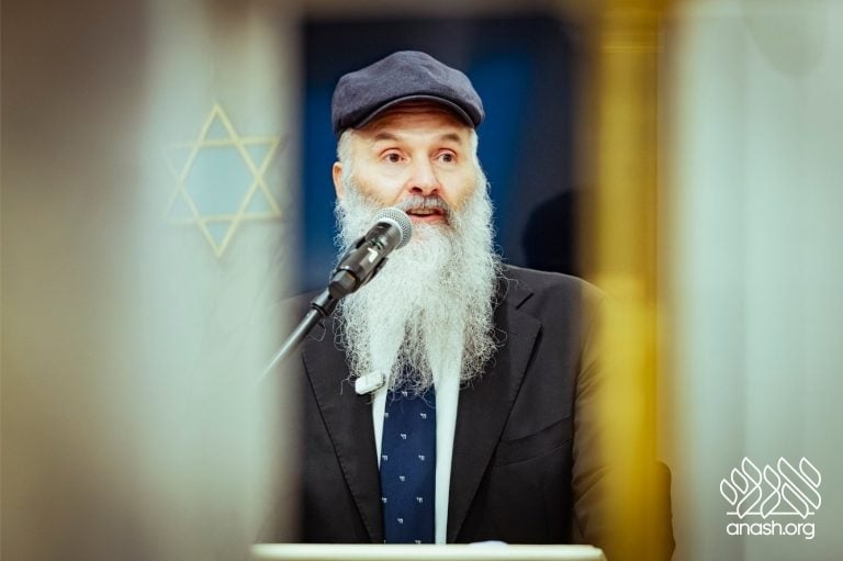 Historic Budapest Shul Reopens as First Teen-Run Shul