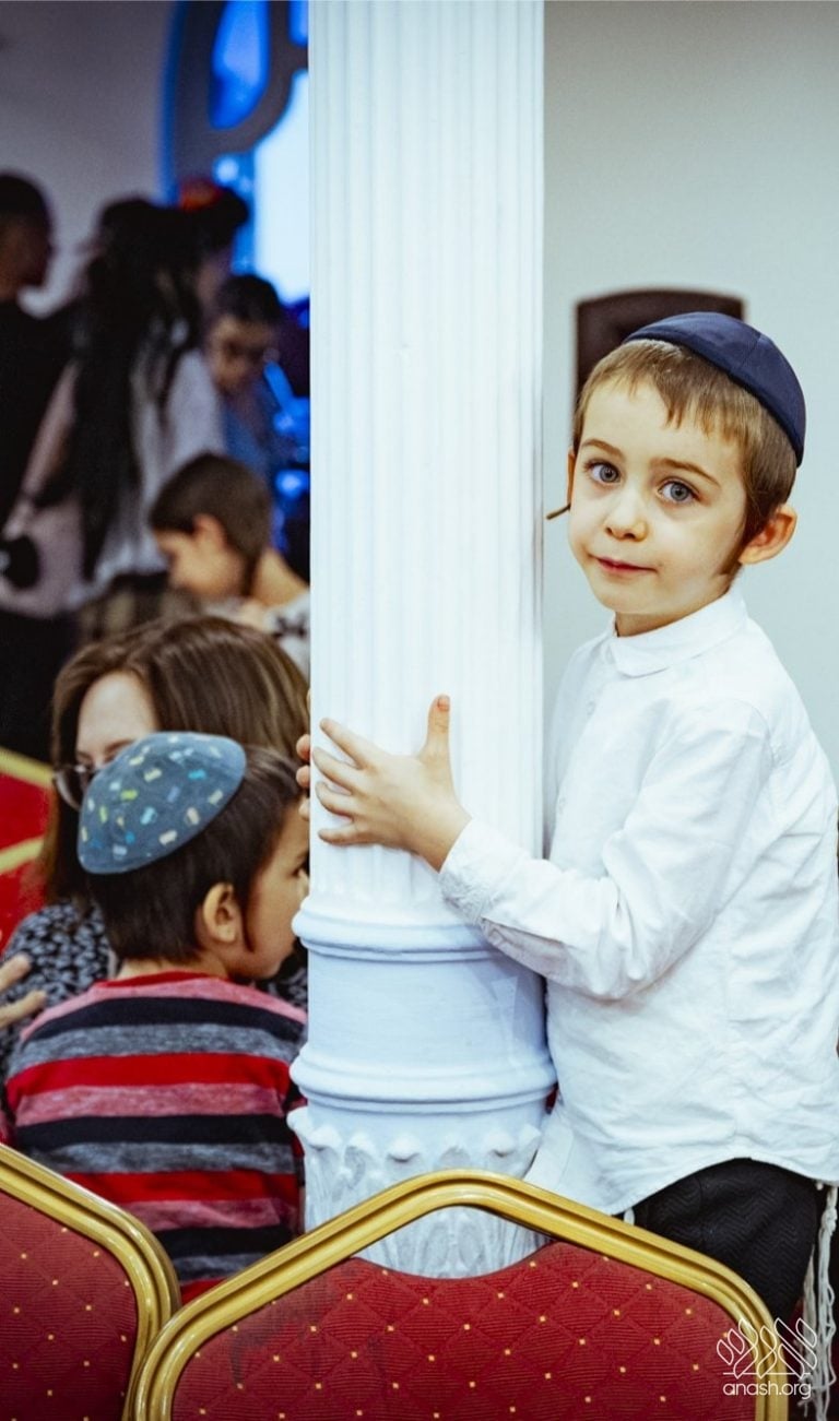 Historic Budapest Shul Reopens as First Teen-Run Shul