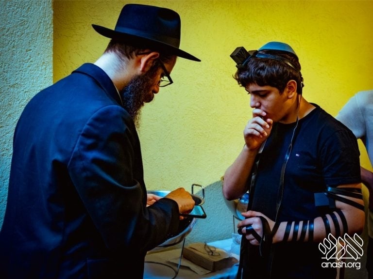 Historic Budapest Shul Reopens as First Teen-Run Shul