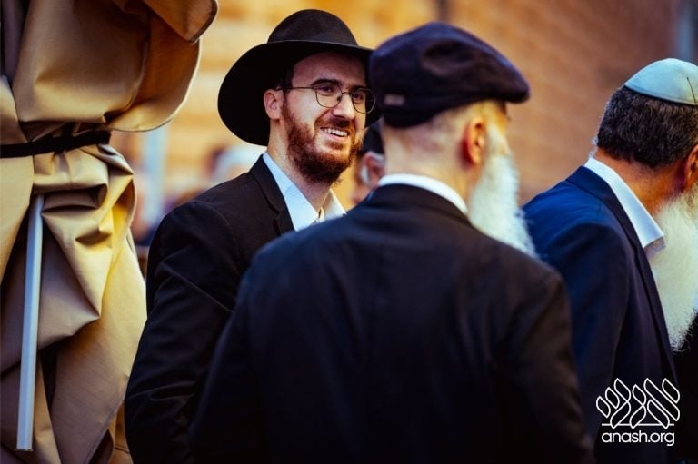 Historic Budapest Shul Reopens as First Teen-Run Shul