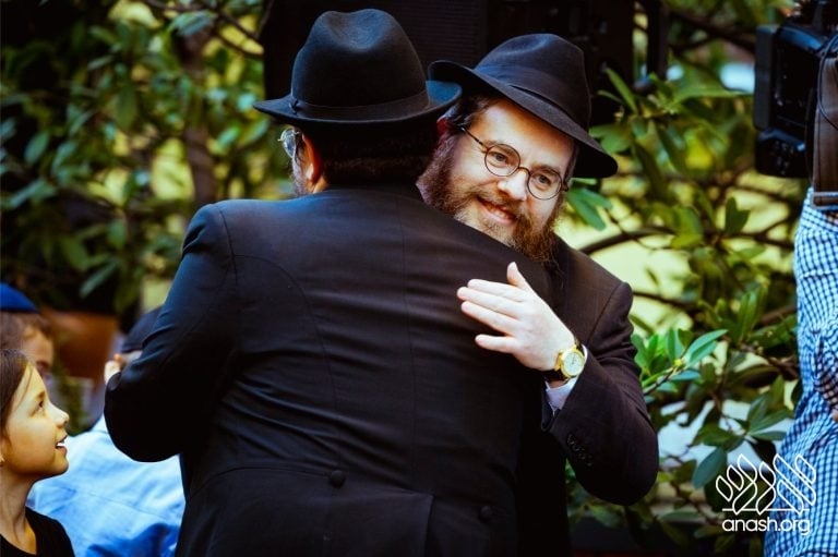 Historic Budapest Shul Reopens as First Teen-Run Shul