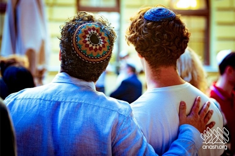 Historic Budapest Shul Reopens as First Teen-Run Shul
