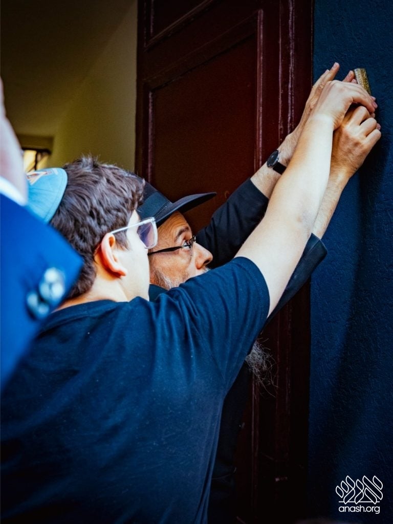Historic Budapest Shul Reopens as First Teen-Run Shul