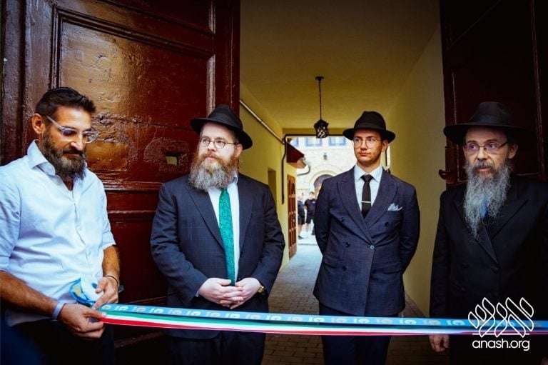 Historic Budapest Shul Reopens as First Teen-Run Shul