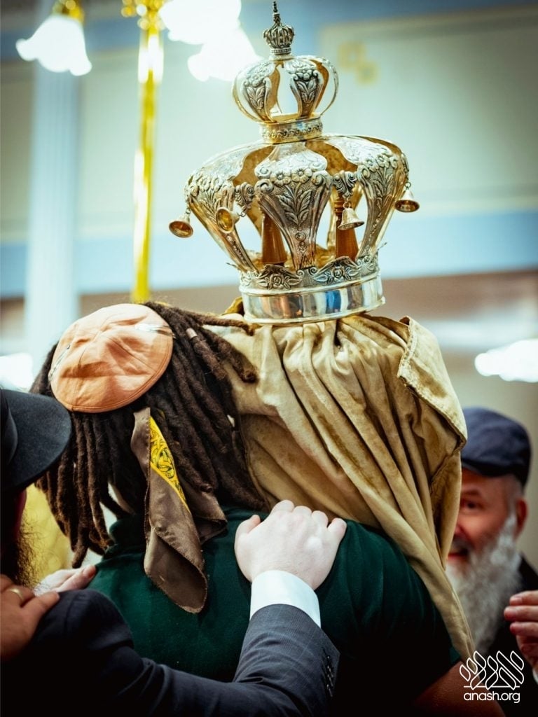 Historic Budapest Shul Reopens as First Teen-Run Shul