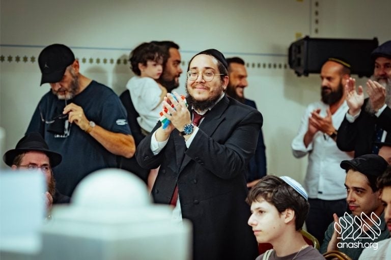 Historic Budapest Shul Reopens as First Teen-Run Shul